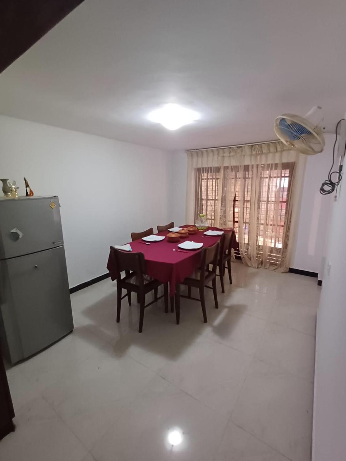 Villa Chenu Dehiwala-Mount Lavinia Екстериор снимка