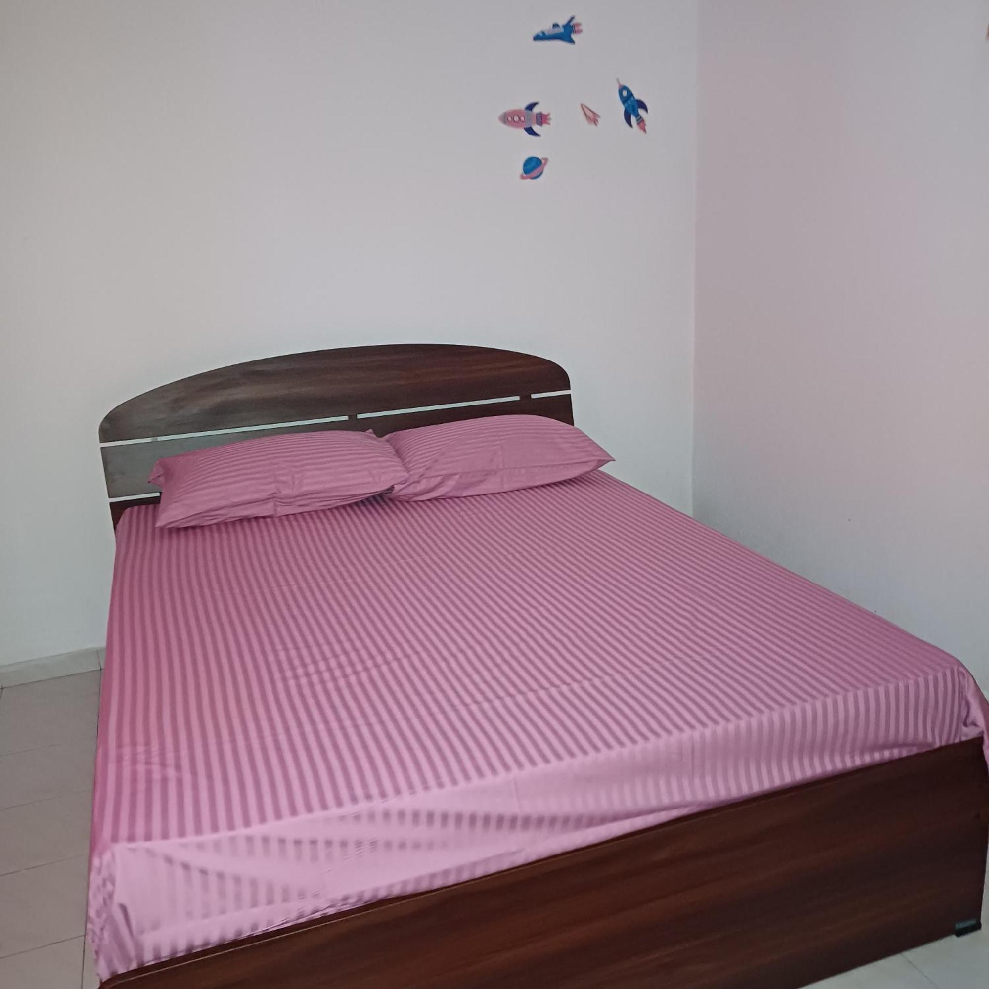 Villa Chenu Dehiwala-Mount Lavinia Екстериор снимка