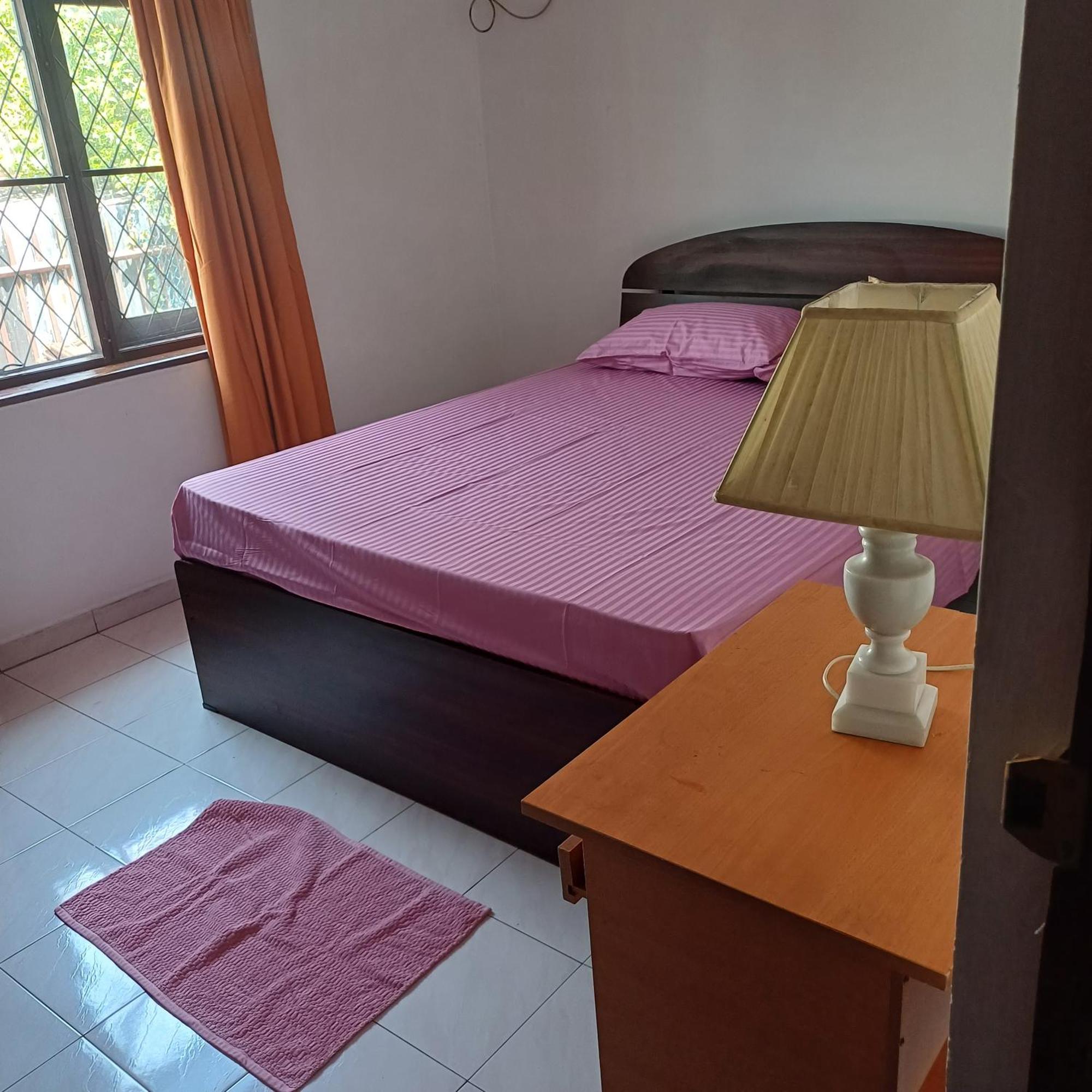 Villa Chenu Dehiwala-Mount Lavinia Екстериор снимка