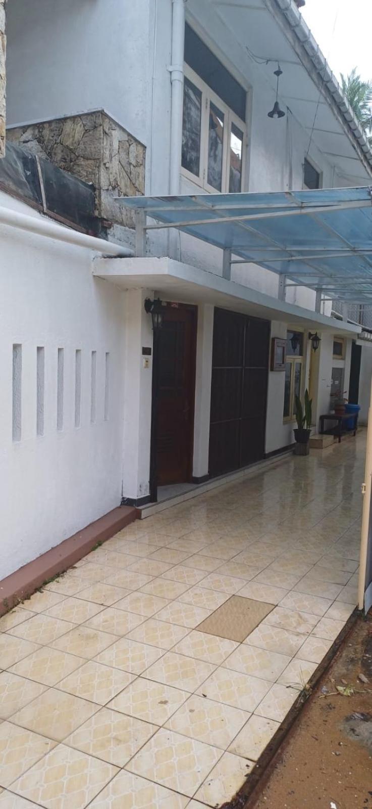 Villa Chenu Dehiwala-Mount Lavinia Екстериор снимка